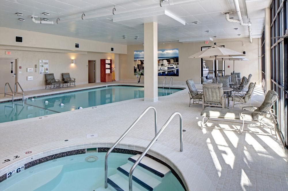 Готель Doubletree By Hilton Madison Downtown Екстер'єр фото