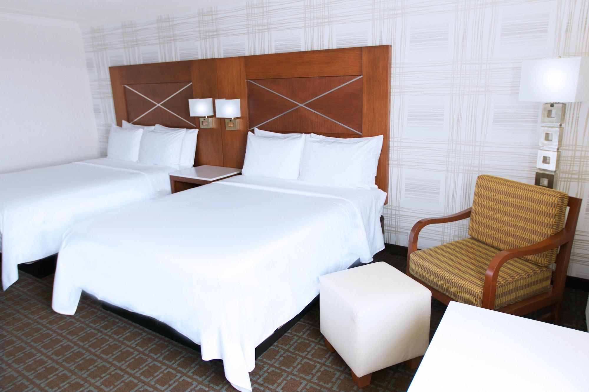 Готель Doubletree By Hilton Madison Downtown Екстер'єр фото
