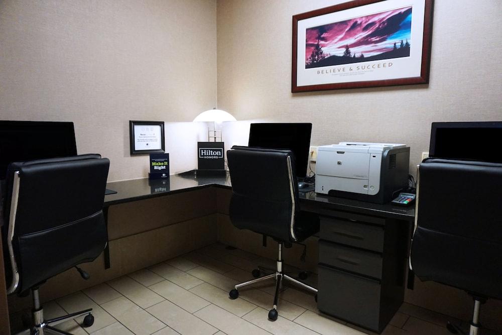 Готель Doubletree By Hilton Madison Downtown Екстер'єр фото