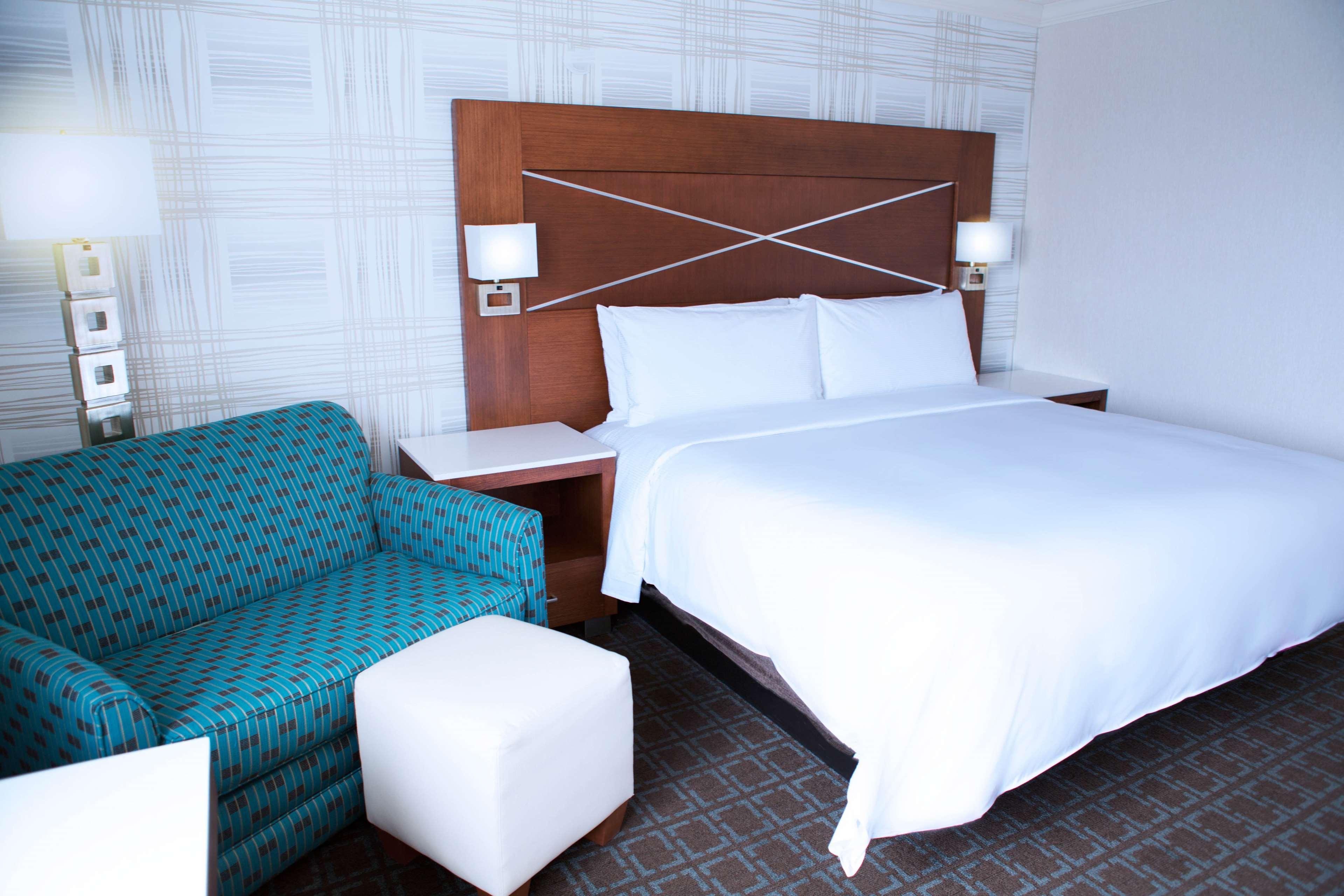 Готель Doubletree By Hilton Madison Downtown Екстер'єр фото