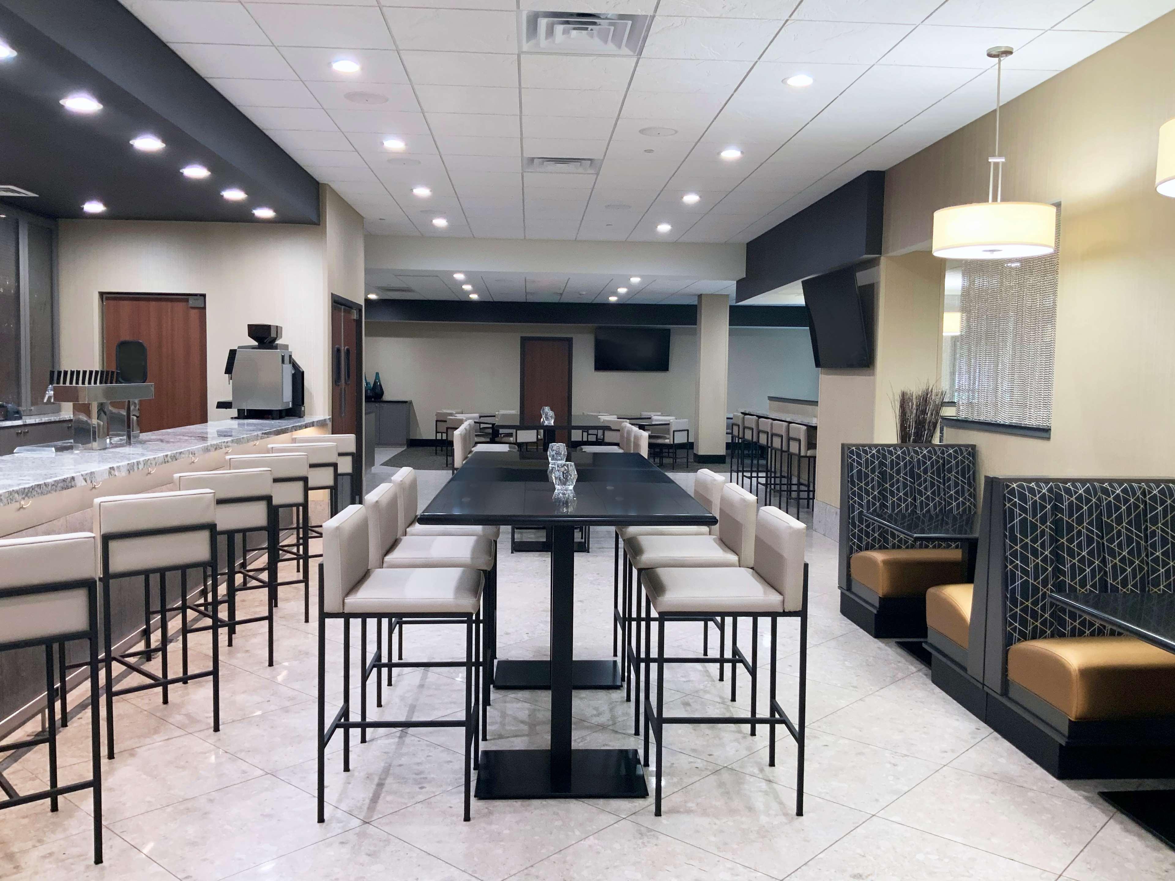 Готель Doubletree By Hilton Madison Downtown Екстер'єр фото