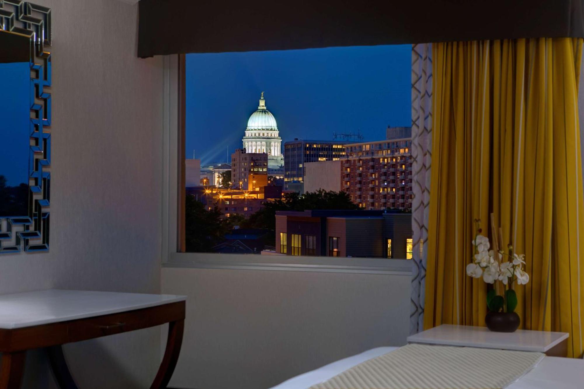 Готель Doubletree By Hilton Madison Downtown Екстер'єр фото